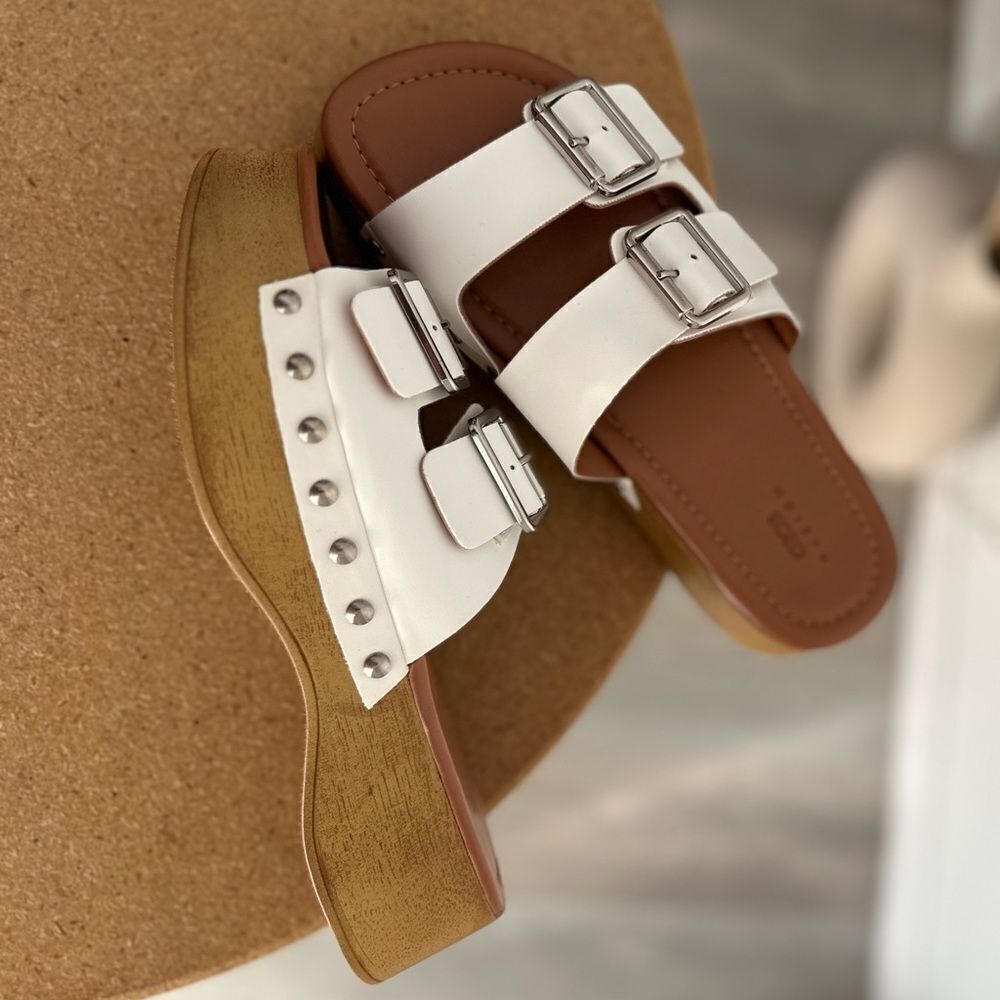 ASOS Design Clogs in White Brazil - Picture 4 of 7